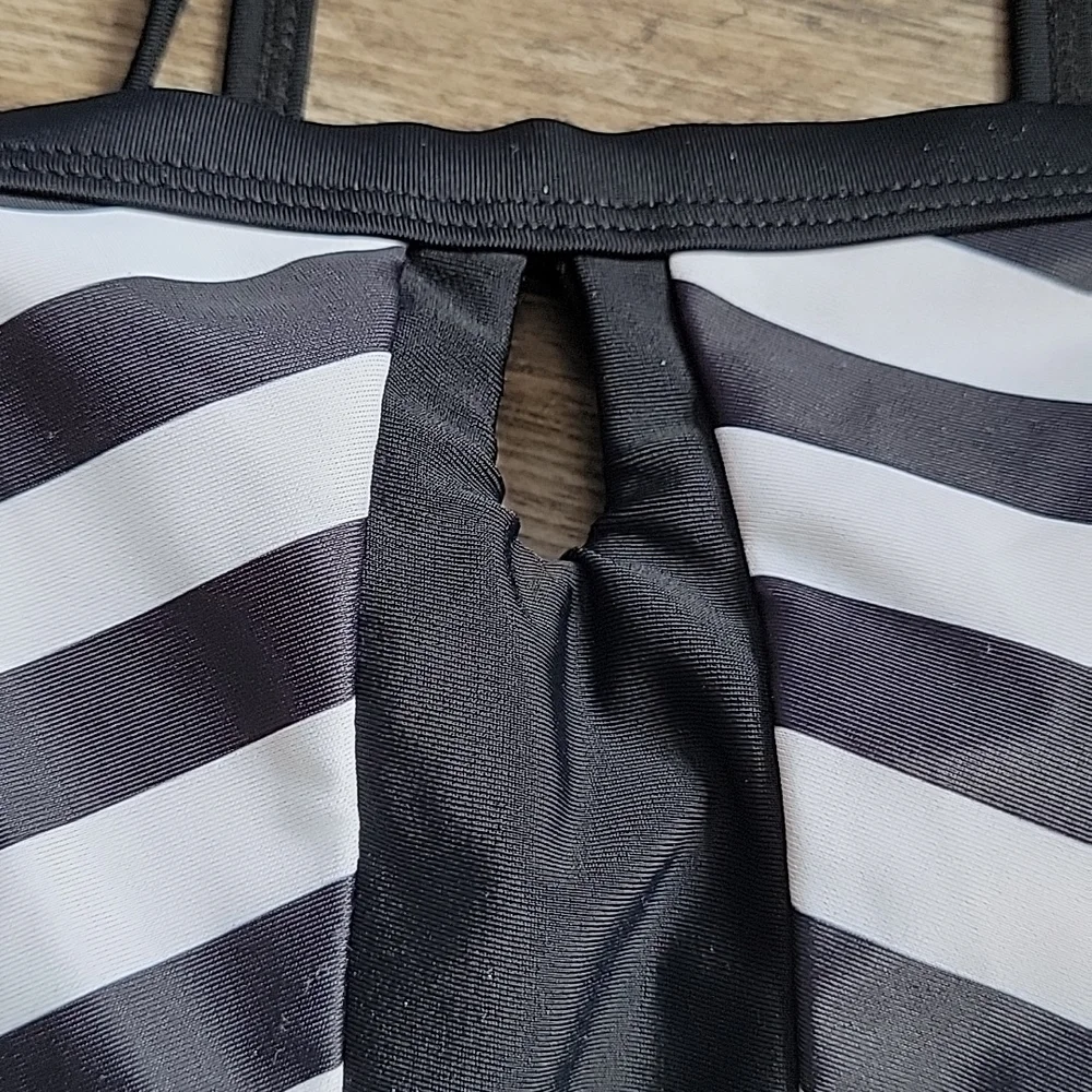 Black & White Mesh One Piece Swimsuit Size Women's L